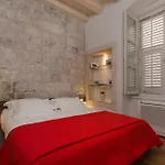Nije Presa Apartment 2